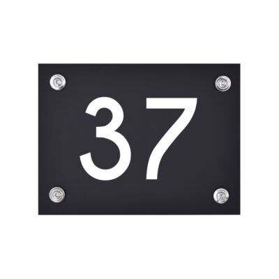 Hausnummernschild Nummer 37 schwarz-weiß