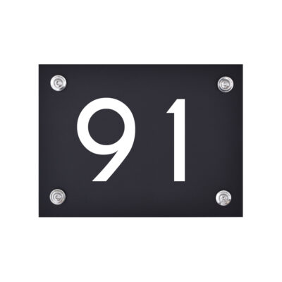 Hausnummernschild Nummer 91 schwarz weiß