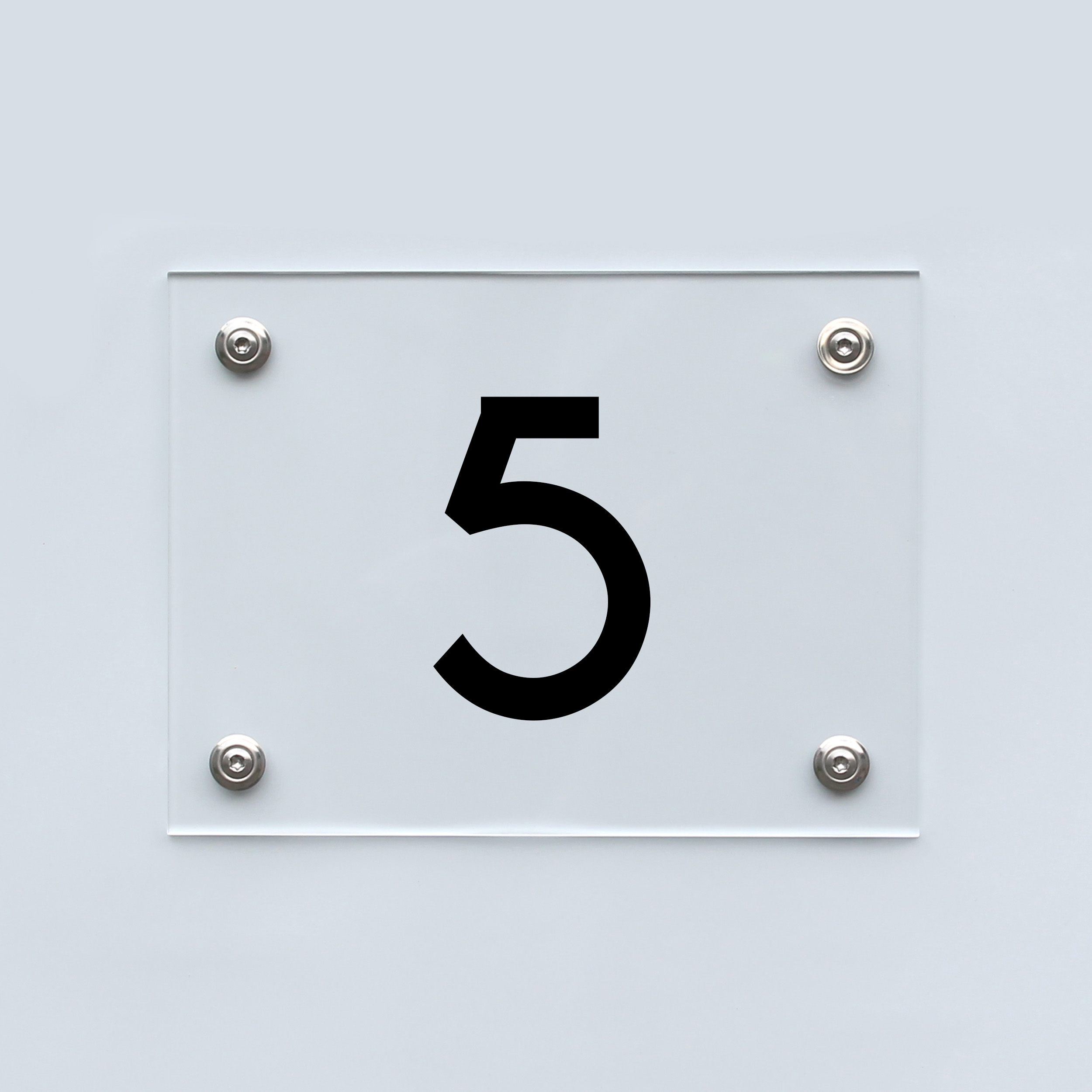 Hausnummernschild Nummer 5 schwarz auf transparentem Acryl